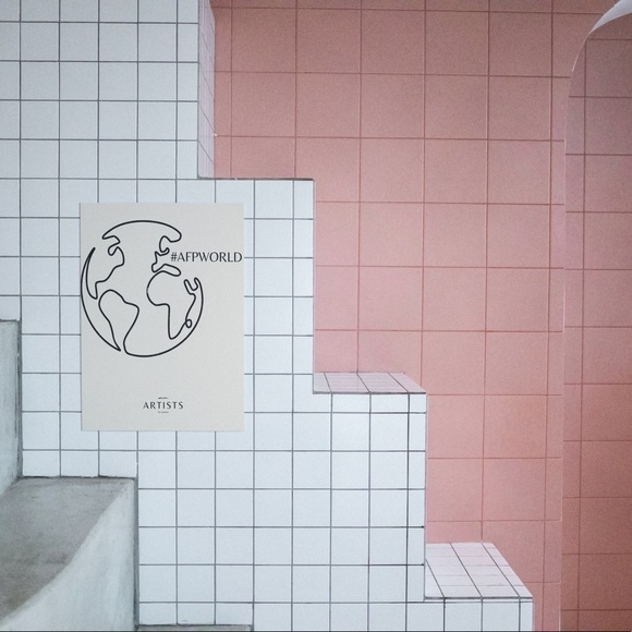 Limited-edition poster by Artists for Peace. Supports UNICEF Children in Ukraine - Picture 1 of 1